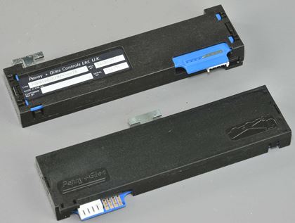 Penny & Giles-16 PGF8160/C/M/-----/B faders